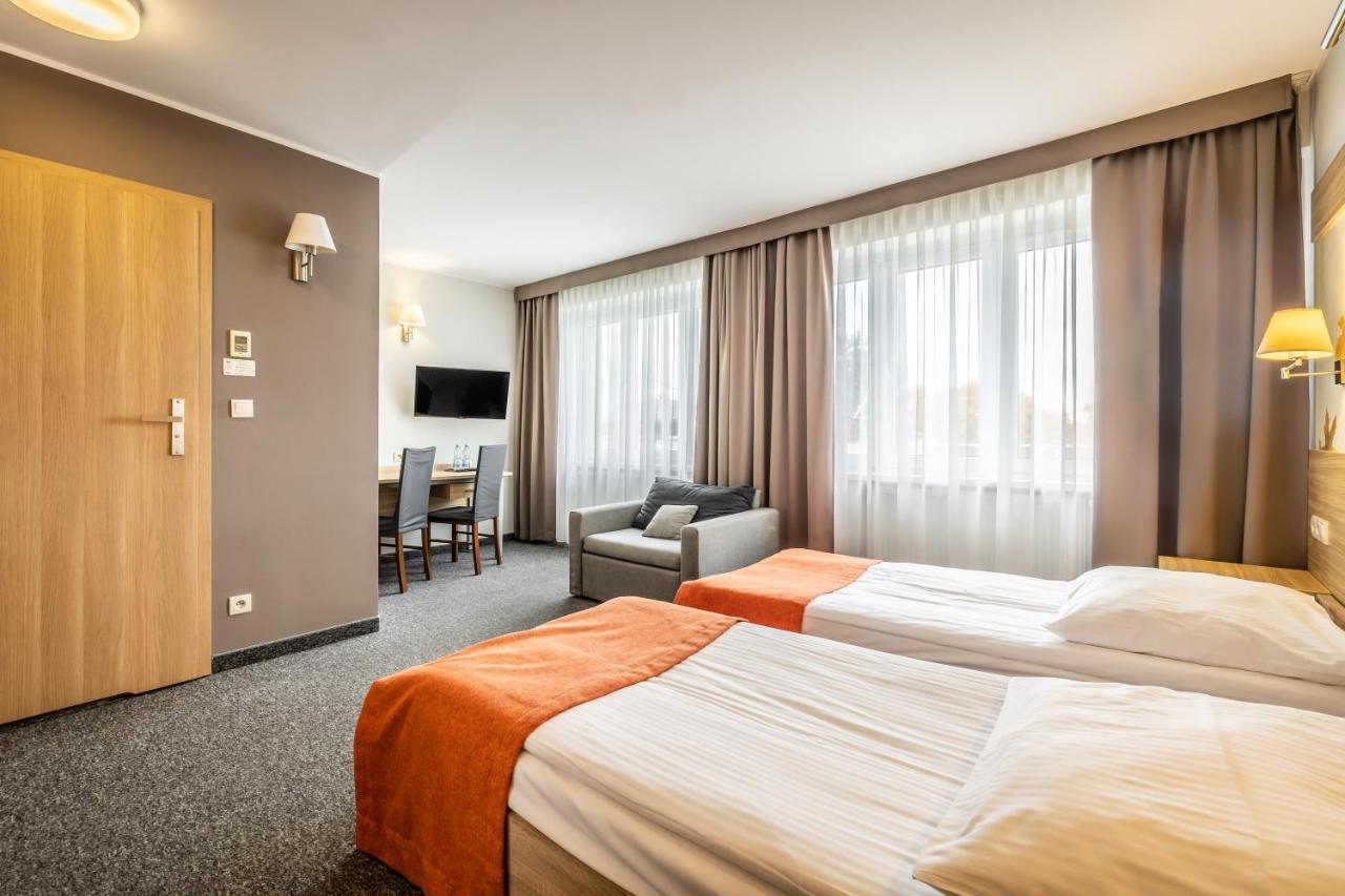 Hotel Lesny 비아위스토크 외부 사진